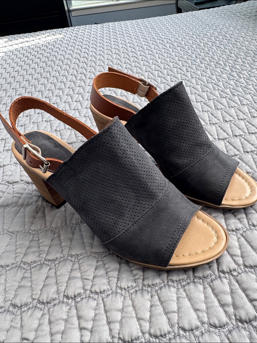 Sophia Milano Italian Leather Navy Slingback Peep-Toe Sandals size7.5